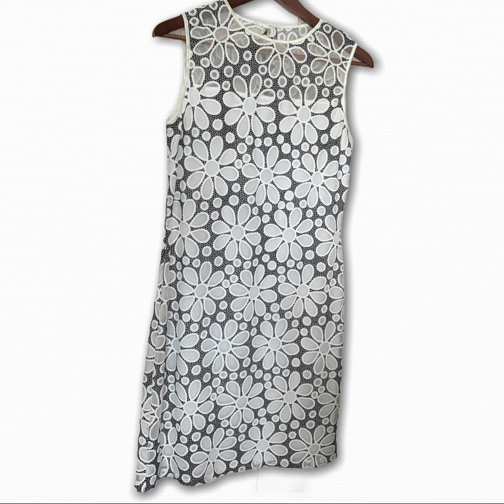 White Midi A Line Daisy Dress DONNA Size: M